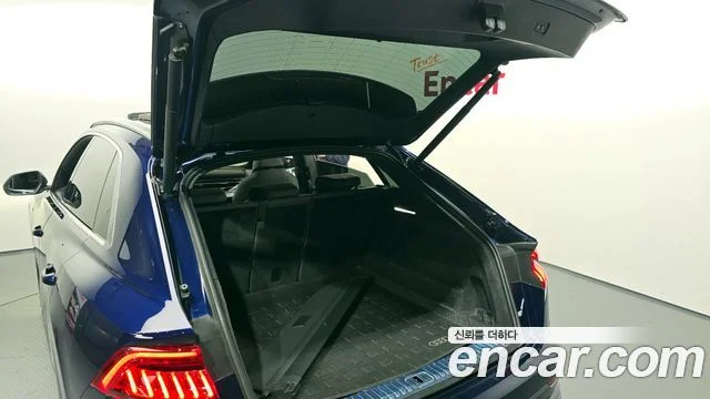 2021 Audi Q8 (4M)