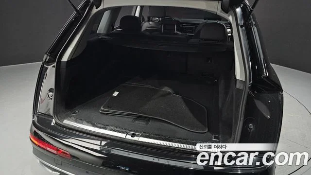 2022 Audi Q7 (4M)