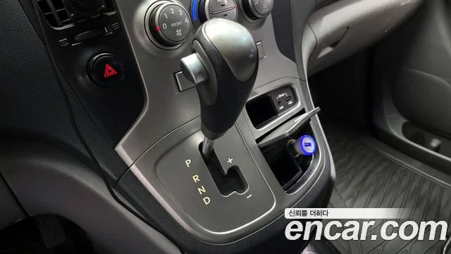 2013 Hyundai Grand Starex