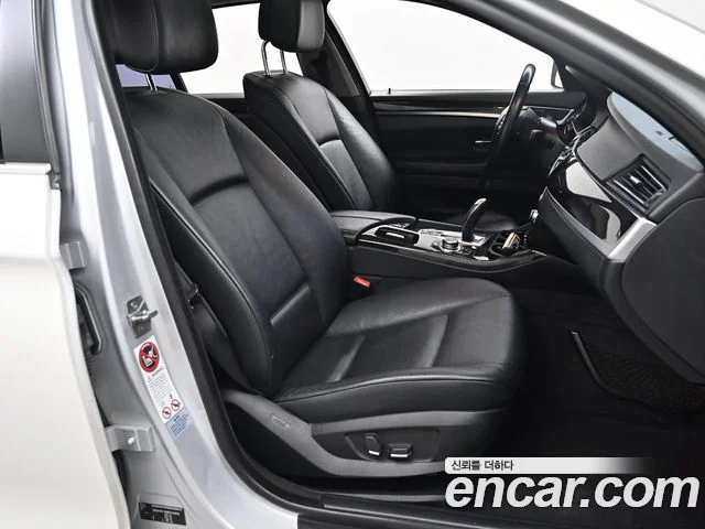 2011 BMW 5 Series (F10)