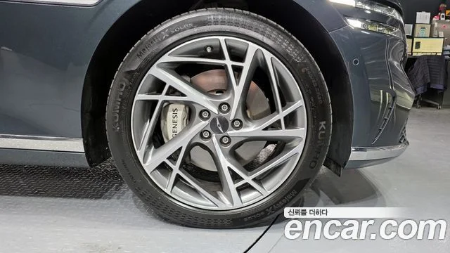 2022 Genesis G90 (RS4)