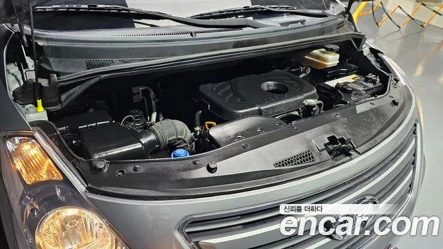 2017 Hyundai Grand Starex