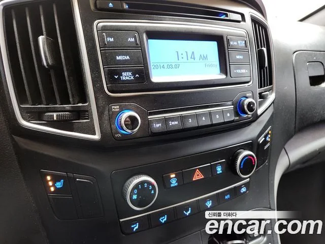 2016 Hyundai Grand Starex