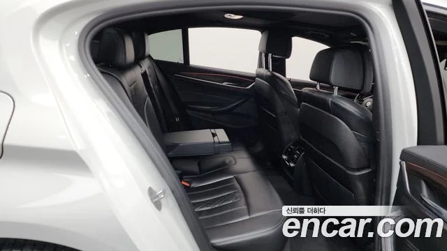 2017 BMW 5 Series (G30)