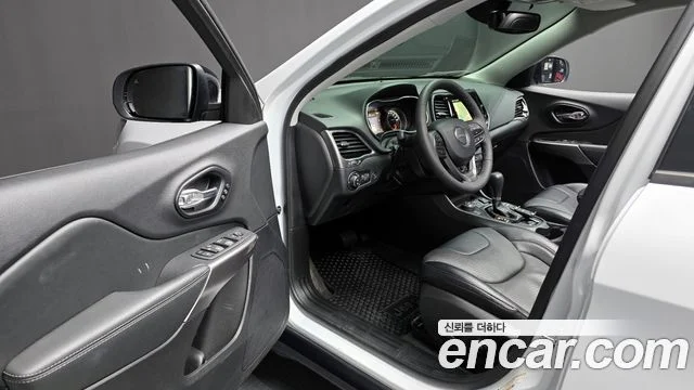 2022 Jeep 체로키(KL)