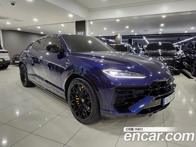 2025 Lamborghini 우루스