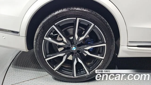 2022 BMW X7 (G07)