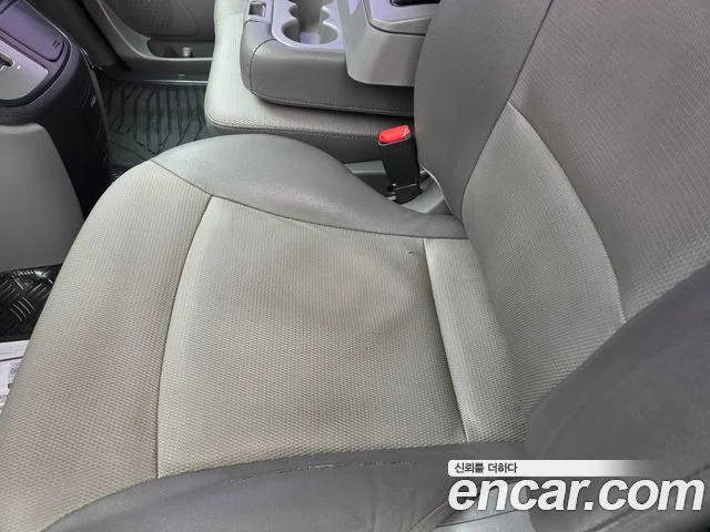 2011 Hyundai Grand Starex