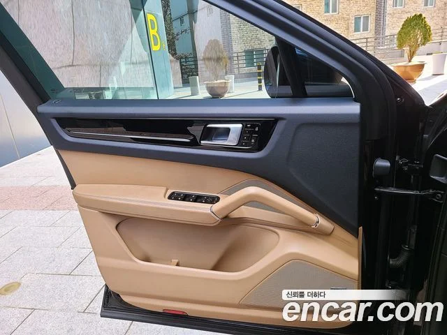 2020 Porsche 카이엔 (PO536)