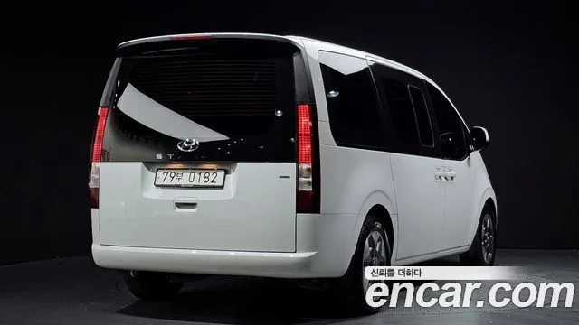 2023 Hyundai Staria