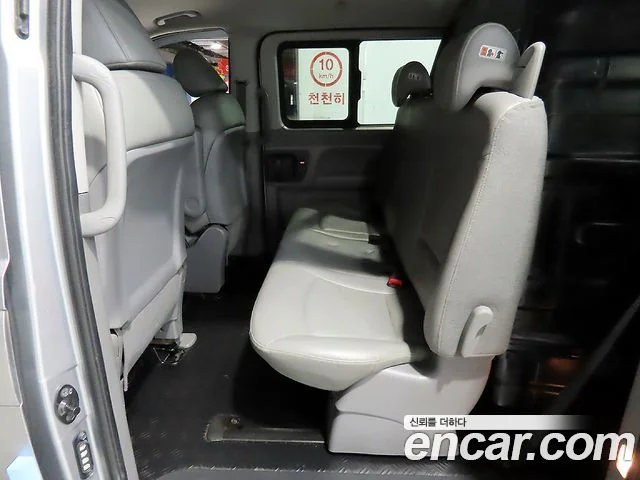 2015 Hyundai Grand Starex
