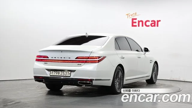 2020 Genesis G90