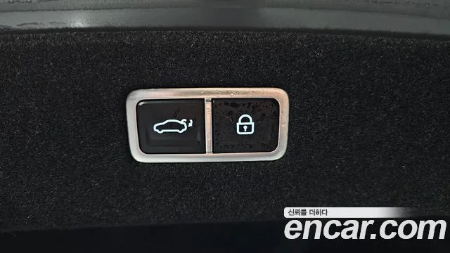 2022 Genesis G90 (RS4)