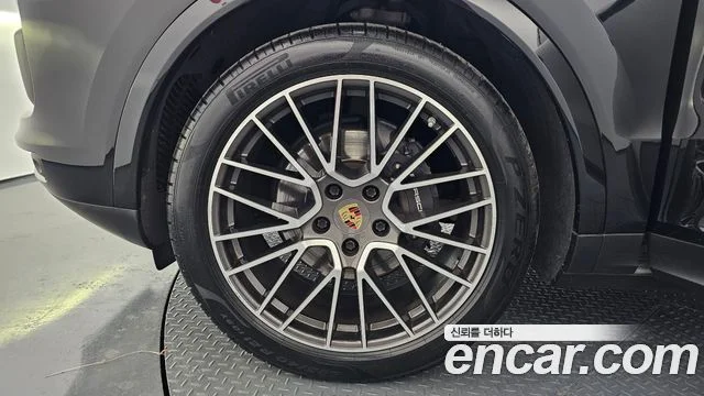 2022 Porsche 카이엔 (PO536)