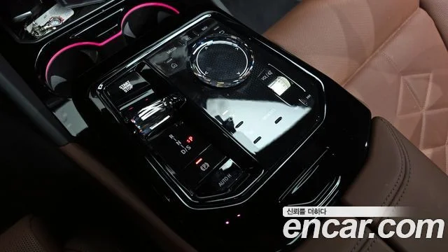 2025 BMW 5 Series (G60)