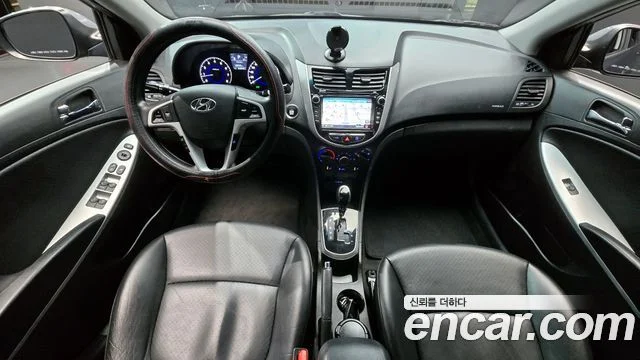 2012 Hyundai 엑센트(신형)