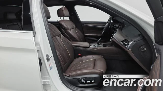 2017 BMW 5 Series (G30)