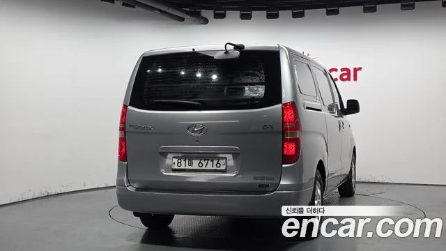 2012 Hyundai Grand Starex