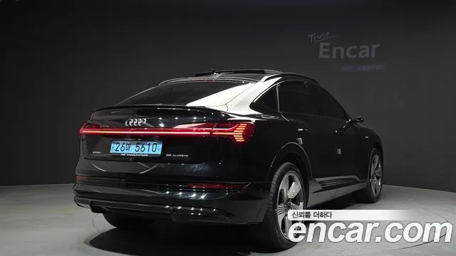 2022 Audi e-트론