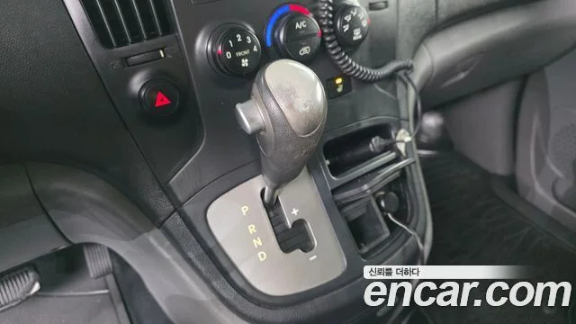 2011 Hyundai Grand Starex