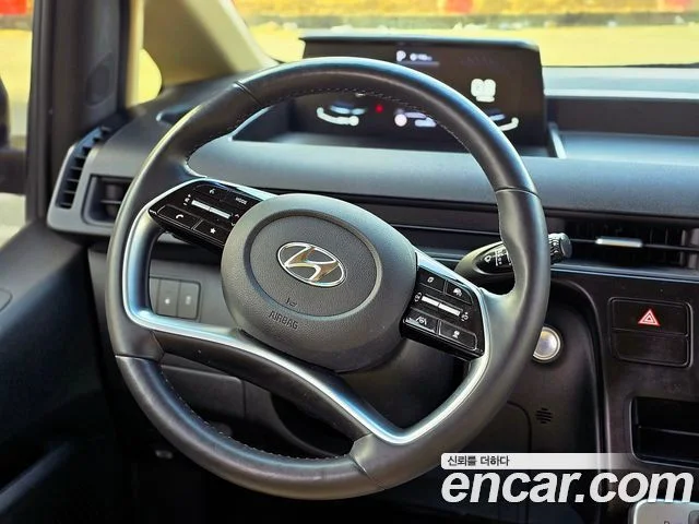 2023 Hyundai Staria