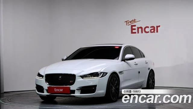 2017 Jaguar XE