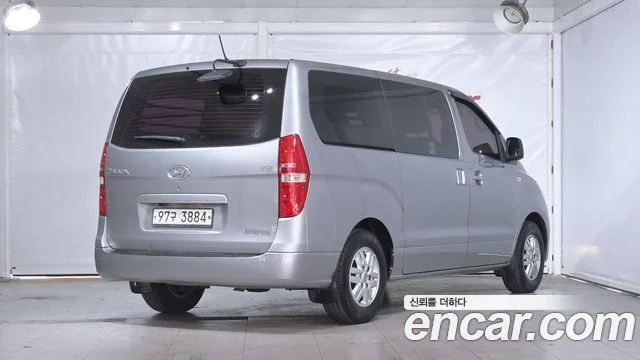 2016 Hyundai Grand Starex