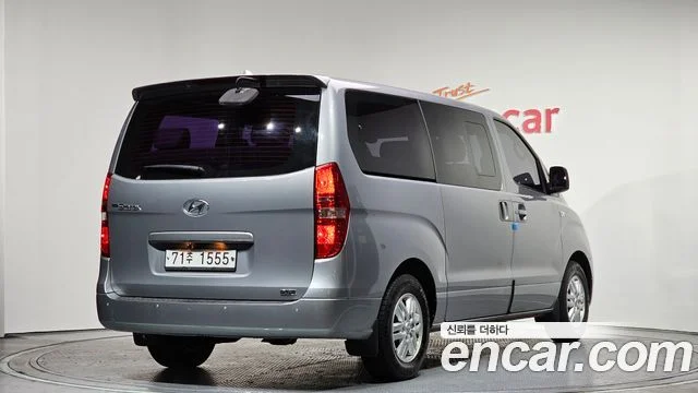 2016 Hyundai Grand Starex