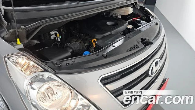 2017 Hyundai Grand Starex