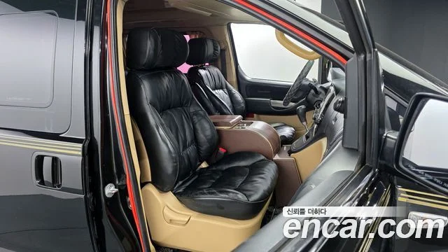 2011 Hyundai Grand Starex