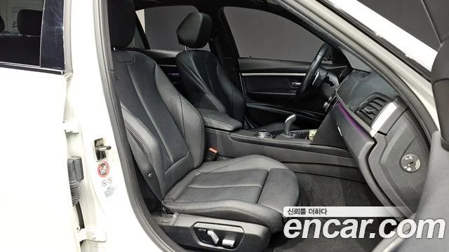 2016 BMW 3 Series (F30)