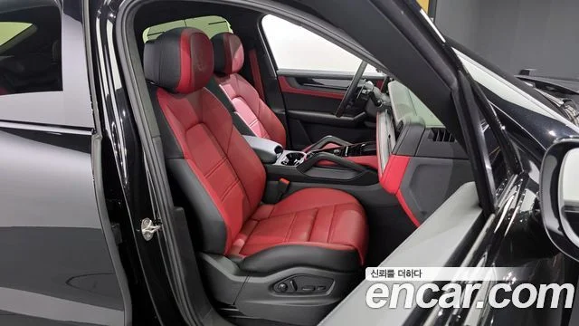 2025 Porsche 카이엔 (PO536)