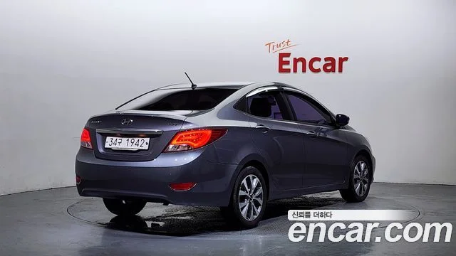 2015 Hyundai 엑센트(신형)