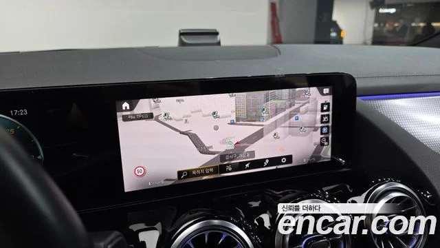 2021 Mercedes-Benz EQA H243