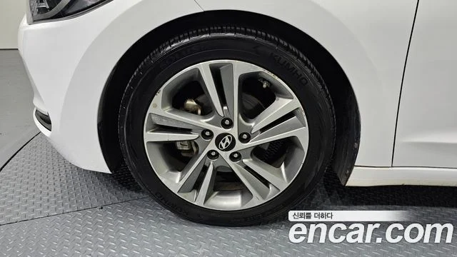 2018 Hyundai 아반떼 AD