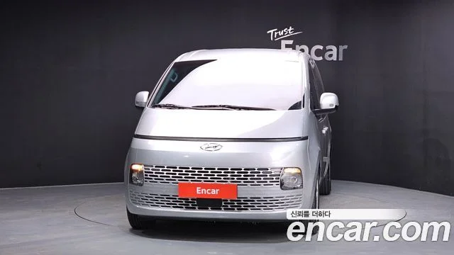 2023 Hyundai Staria