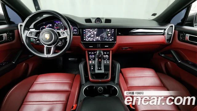 2022 Porsche 카이엔 (PO536)