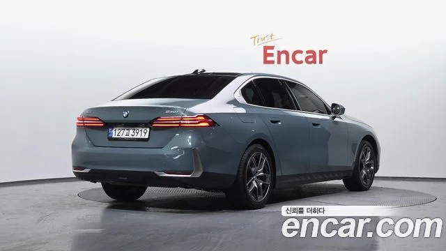 2024 BMW 5 Series (G60)