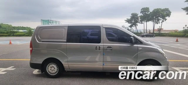 2017 Hyundai Grand Starex