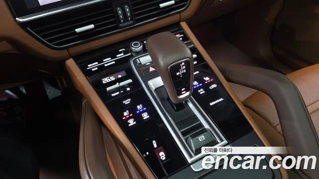 2022 Porsche 카이엔 (PO536)