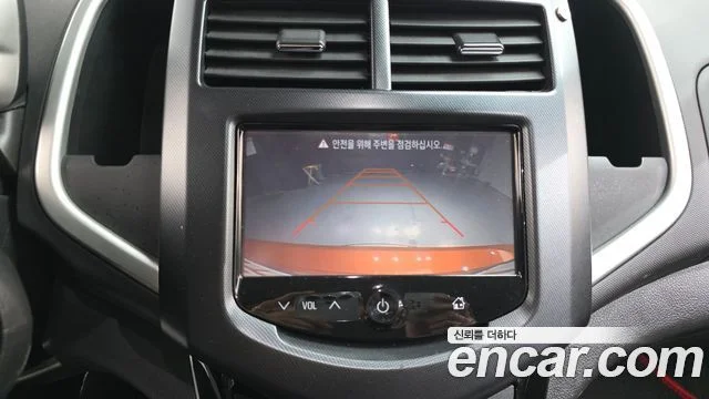 2015 Chevrolet 아베오 해치백