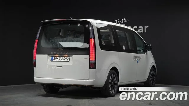 2025 Hyundai Staria