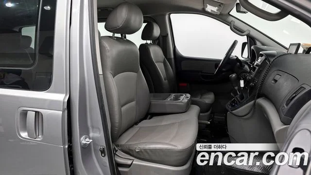 2011 Hyundai Grand Starex