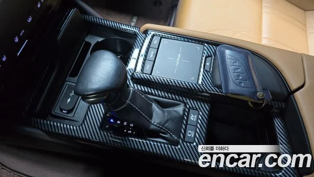 2019 Lexus ES300h 7세대