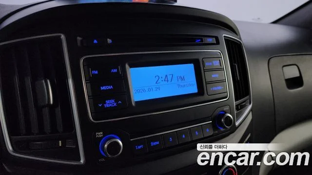 2017 Hyundai Grand Starex