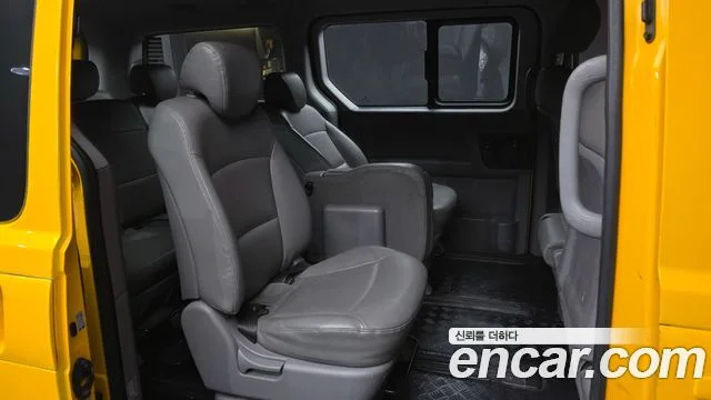 2017 Hyundai Grand Starex