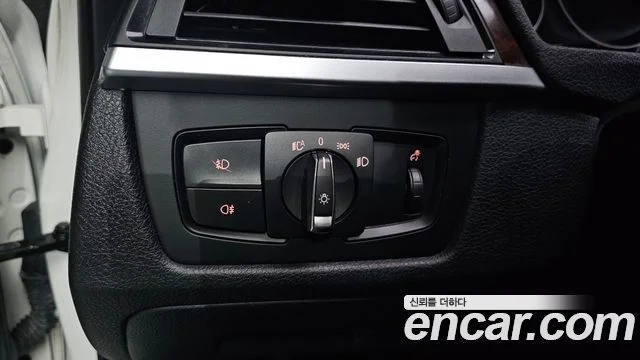 2013 BMW 3 Series (F30)