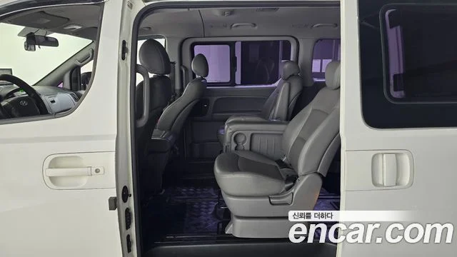 2012 Hyundai Grand Starex