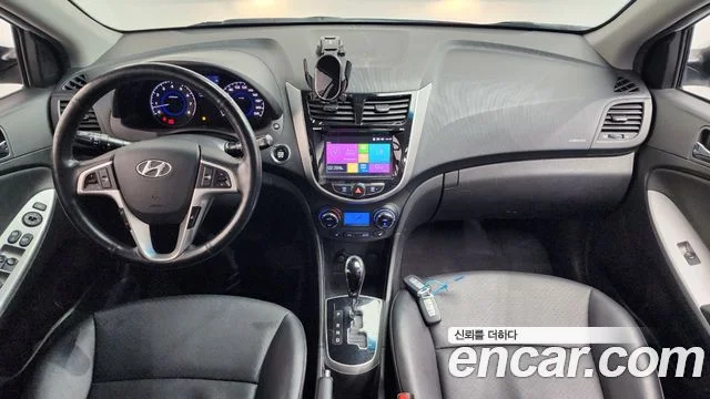 2013 Hyundai 엑센트(신형)