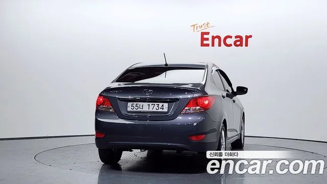 2011 Hyundai 엑센트(신형)